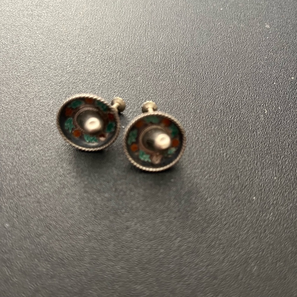Vintage Mexican sombrero clip on earrings.